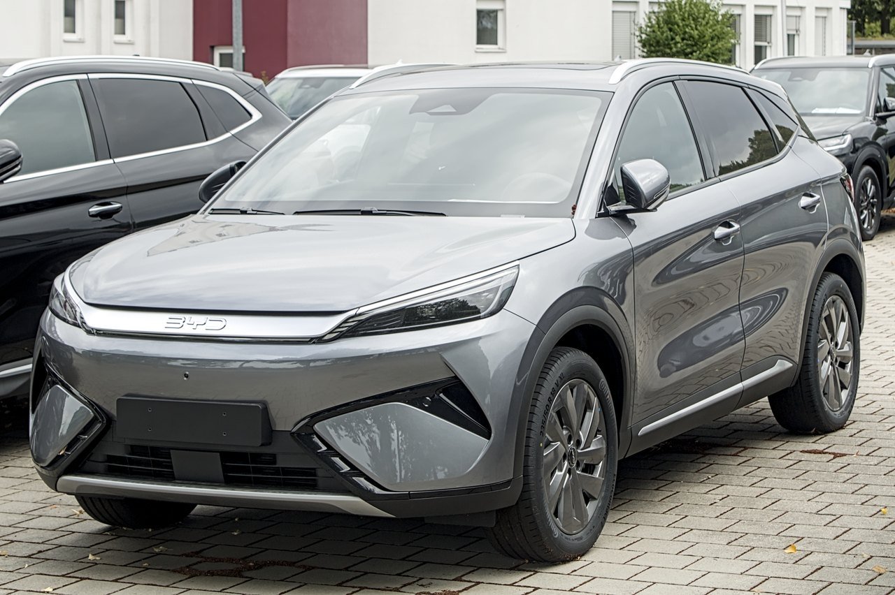 BYD Atto 3 EVO rear three-quarter view with full-width LED tail light bar