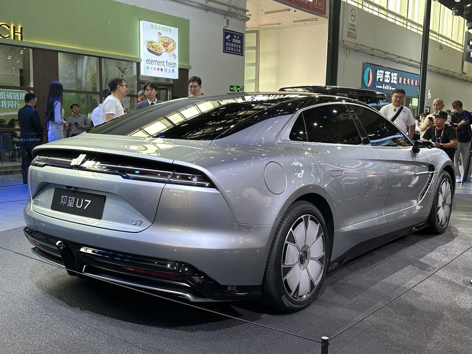 Rear view of the Yangwang U7 — the new flagship sedan targets buyers above even this car