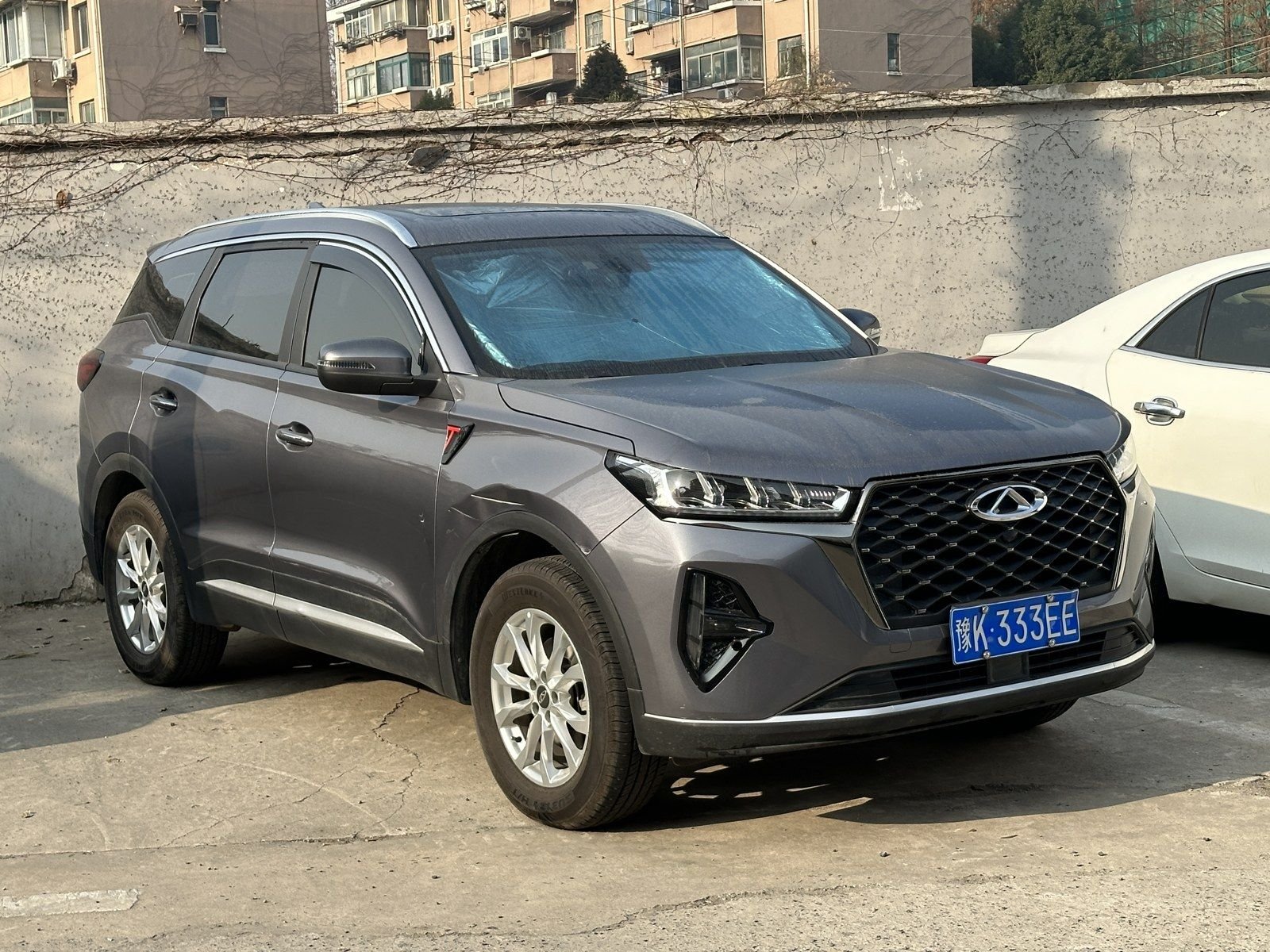 Previous-generation Chery Tiggo 7 II SUV parked outdoors