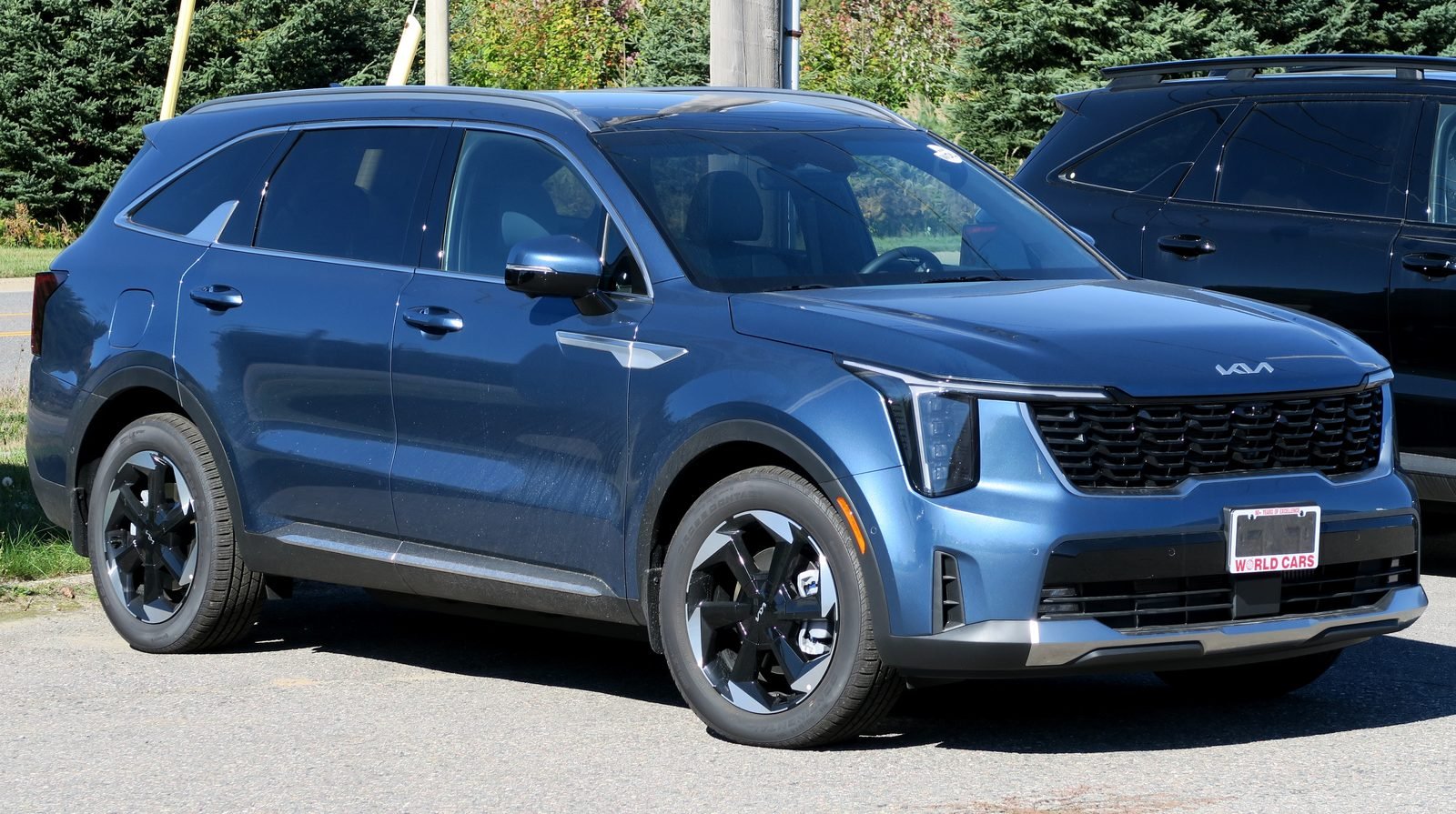 2025 Kia Sorento PHEV SX in Mineral Blue, front three-quarter view