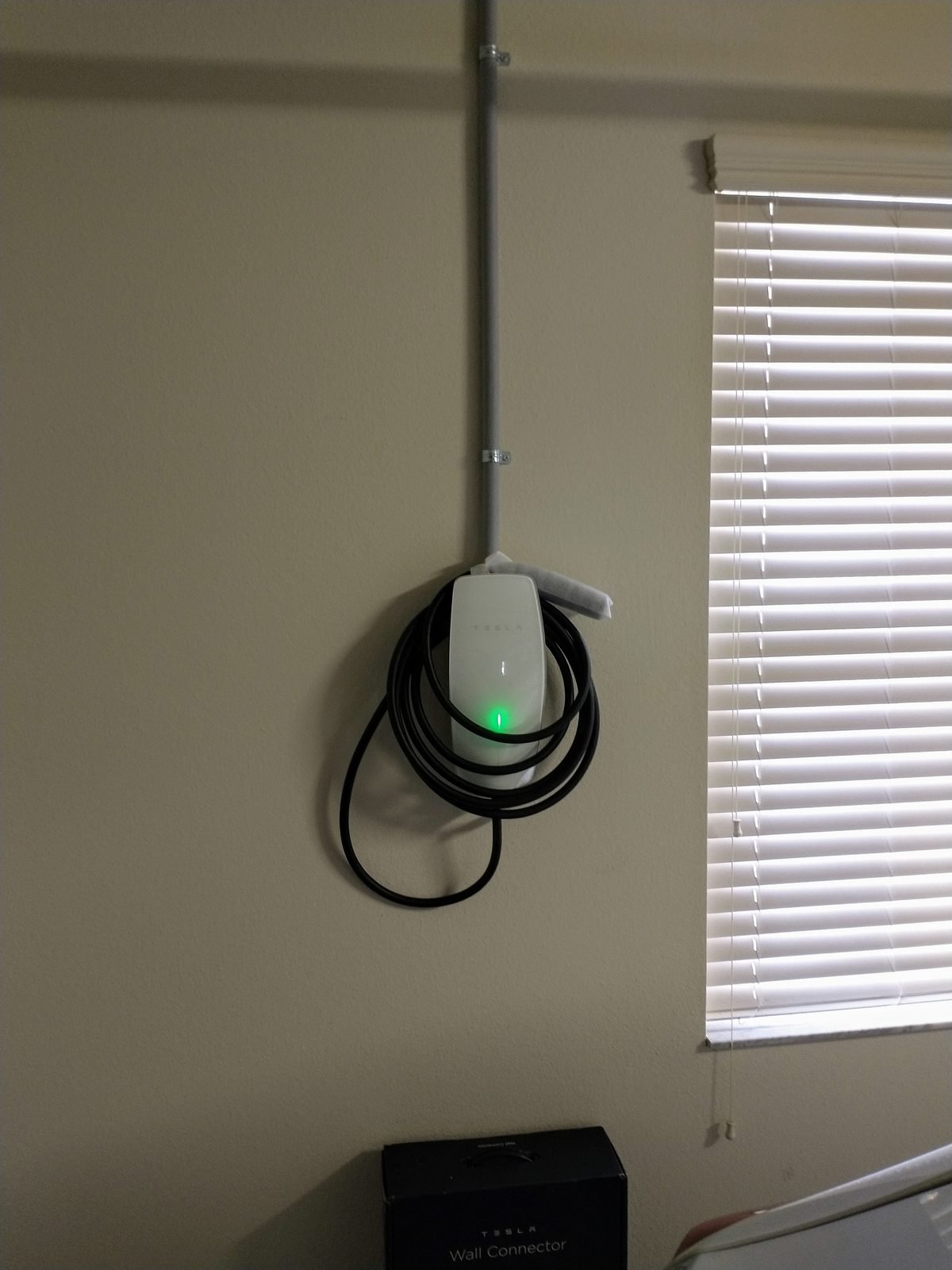 Tesla Wall Connector Blinking Red? Troubleshooting guide